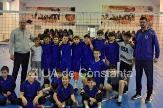 baietii de la minivolei au participat si la turneul de pe teren propriu copiii sunt in progres dar trebuie rabdare galerie foto video 692c37023bbe1