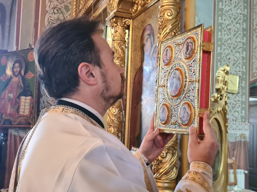 calendar ortodox 22 noiembrie 2025 cine sunt sfintii pomeniti astazi in biserica