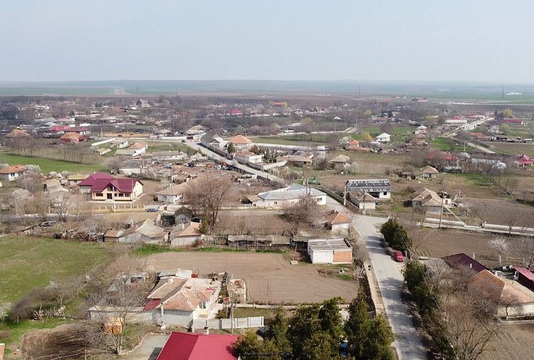 document peste jumatate dintre orasele mici nu indeplinesc criteriile legale de populatie iar peste o treime dintre comune nu isi pot sustine cheltuielile administrative 6909eb0ecb703