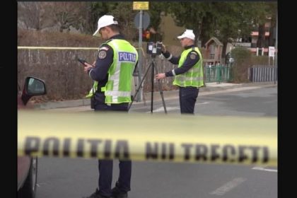 doi minori raniti dupa ce au cazut de pe trotinete electrice in constanta politia face apel la parinti siguranta nu este optionala 6909dba4f4027