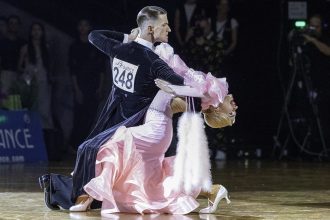 doi romani campioni mondiali la dans sportiv 69085eca0bd00