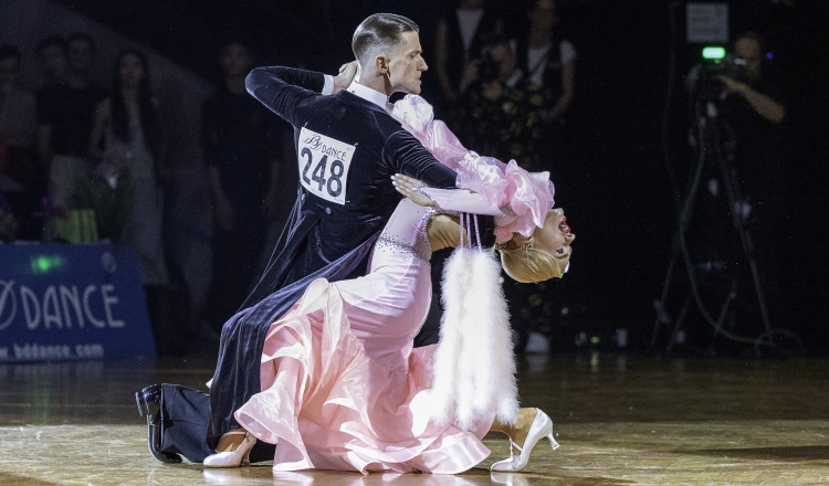 doi romani campioni mondiali la dans sportiv 69085eca0bd00