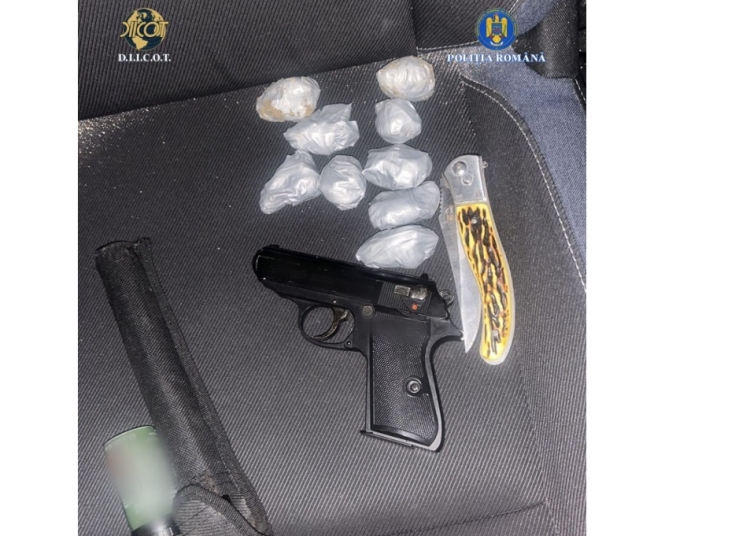 flagrant la constanta doua persoane prinse in timp ce traficau droguri prin metoda dead drop 6929b5d69ca6c