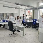 foto laborator modern pentru cercetare si inovare la universitatea ovidius din constanta 690dc59c37a99