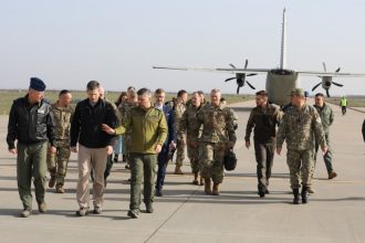 foto oficiali americani in vizita in romania pentru a promova parteneriatul bilateral in domeniul apararii 691eb98f16ec7