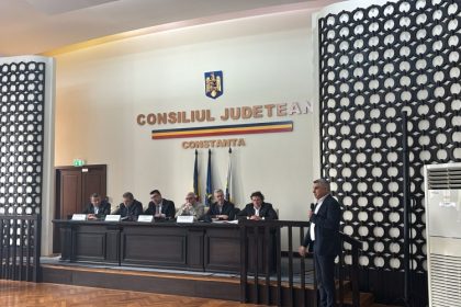 foto parlamentari constanteni prezenti la sedinta privind dreptul de proprietate asupra domeniului public din zona costiera 691eebbde4897