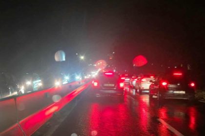 foto pe drumul dintre constanta si lazu s a circulat bara la bara s a deschis targul lui botezatu 692b62c14310a