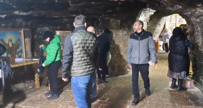 foto video imagini de la pestera sfantului apostol andrei cu o zi inainte de marea sarbatoare 692b0b335b63c