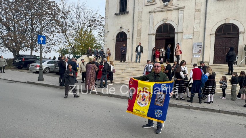 fotografie eveniment pe scarile bisericii grecesti din constanta 6922dbbf3cd1c