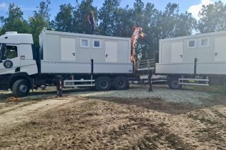 fotovideo familiile din topalu si silistea afectate de inundatiile de luna trecuta au primit ajutor de la stat 6908970b2e60d
