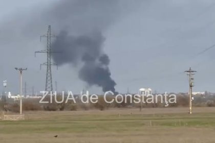 fotovideo fumul navei incarcata cu gpl care a luat foc se vede din tulcea 691b0907e618e