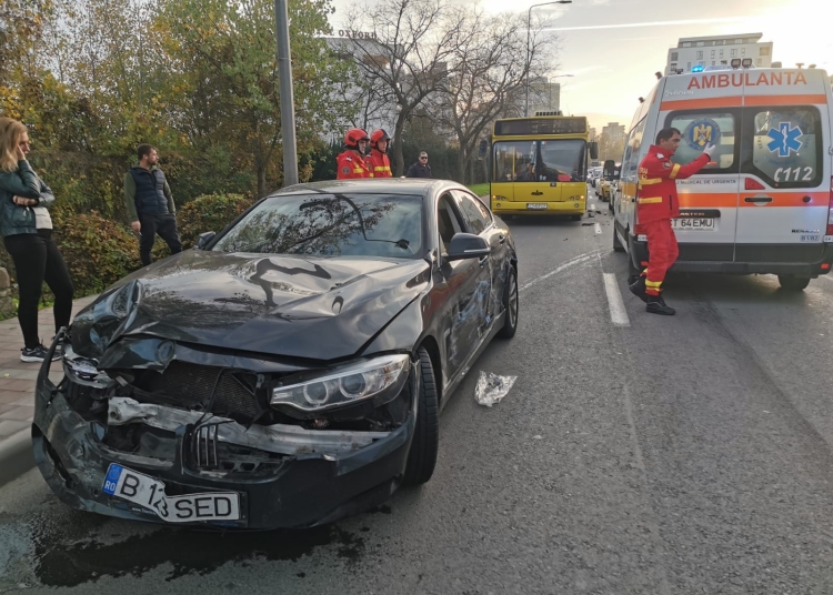 galerie foto accident grav la intrare in mamaia o femeie a ajuns la spital 69285ea01ec35