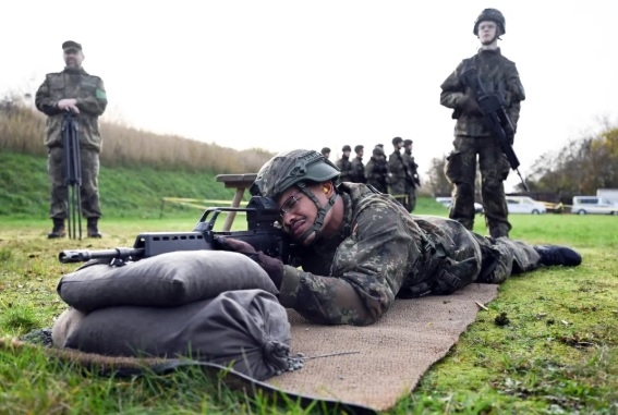 germania vrea sa si faca cea mai puternica armata a europei 692313ce5ee19