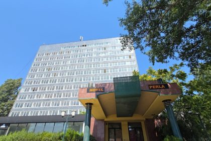 hotelul perla din mamaia ramane deocamdata in picioare specialistii permit doar reparatii interioare 690bf75148867