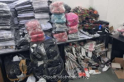 imbracaminte si incaltaminte contrafacute in valoare de aproximativ 640 000 de lei confiscate de catre politistii de frontiera la mangalia 6925b102db5c9