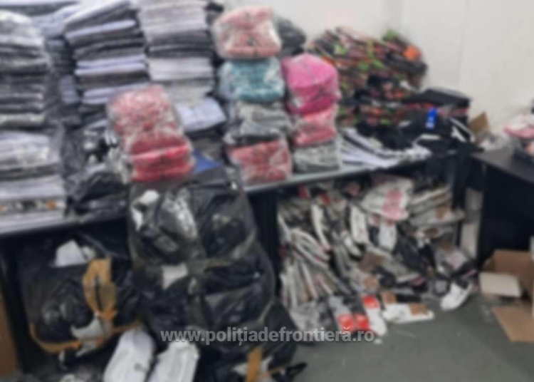 imbracaminte si incaltaminte contrafacute in valoare de aproximativ 640 000 de lei confiscate de catre politistii de frontiera la mangalia 6925b102db5c9