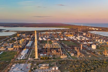 kazmunaygas trage un semnal de alarma fiscalitatea excesiva pune in pericol continuitatea activitatii rafinariilor petromidia si vega 690b12525fac9