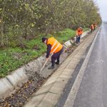 lucrari de intretinere pe mai multe sectoare de drum efectuate de echipele drumuri judetene constanta 691b0d823f644