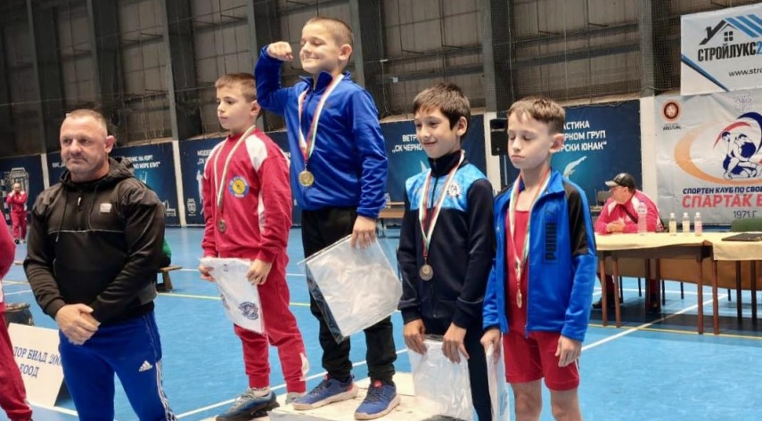 luptatorii pe podium la turneul international de la varna galerie foto 691ed0e9d2bf0