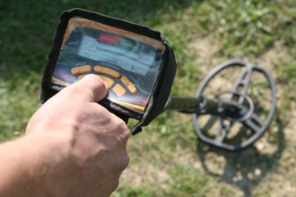 mai multi cautatori de comori din navodari si mangalia sanctionati de politisti si lasati fara detectoarele de metale 69187416773fa