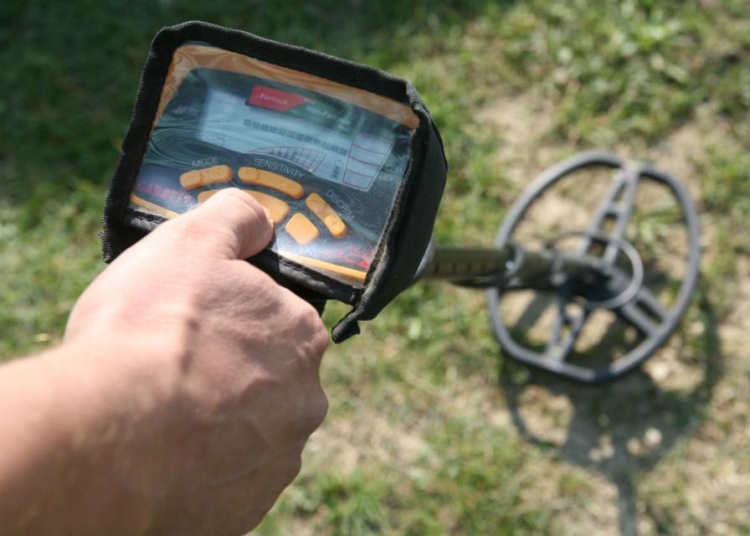 mai multi cautatori de comori din navodari si mangalia sanctionati de politisti si lasati fara detectoarele de metale 69187416773fa