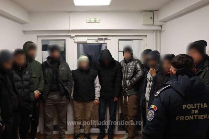 mai multi cetateni straini au incercat sa intre ilegal in romania ascunsi intr un autocamion 6925687cbeb74