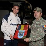 militarii din misiunea eufor althea au vizitat echipa nationala de fotbal a romaniei inaintea meciului cu bosnia si hertegovina 69186056122e3