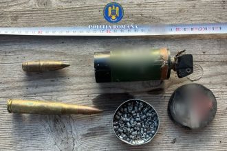 munitie letala printre care si o grenada descoperite in urma unor perchezitii in localitatea remus opreanu 692063f4228c3