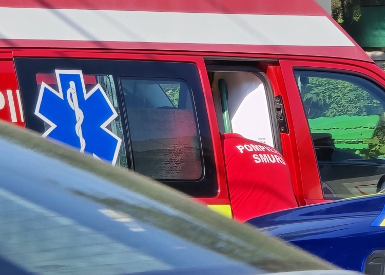 o masina s a rasturnat in zona hotelului dobrogea din constanta 69296215eb2be