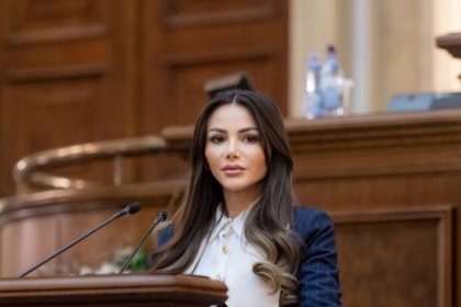 o senatoare pot a fost luata la bataie de sotia barbatului pe care il vizita intr un apartament din capitala 692068fc8e214