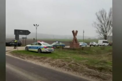 politistii ipj constanta la datorie in zona manastirii sfantul andrei video 692c2c84320f0