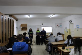 politistii ipj tulcea au descins la mai multe scoli din judet ce activitati au fost desfasurate galerie foto 69206e3742c1f