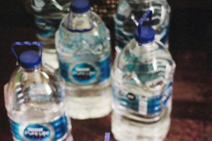 prefectura prahova anunta ca va incepe distribuirea apei imbuteliate catre populatia afectata de problemele de la acumularea paltinu 692c73ff0577d