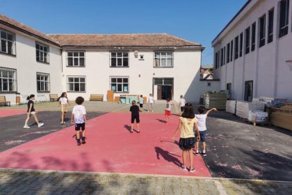 primaria cernavoda modernizeaza curtea scolii nr 2 pentru activitati si festivitati 692417f33e827