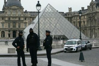 procurorul din paris jaful de la luvru a fost comis de infractori marunti nu de profesionisti 690881f08a0da