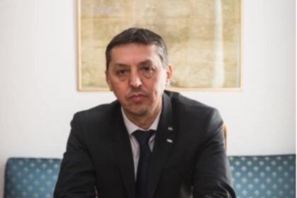 programele scolare pentru disciplinele din invatamantul liceal puse in transparenta institutionala 69248e857792c