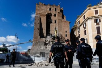 roma declara zi de doliu in memoria muncitorului roman mort sub daramaturi 690a176bf2d2b