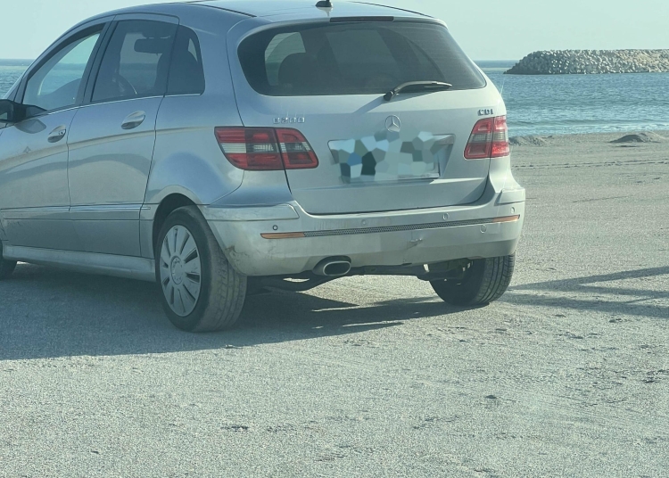 saturn cu permisul de conducere anulat s a plimbat cu masina pe plaja 6922a6d04b034