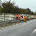 se amenajeaza trotuar in zona accidentului din 2 mai vama veche in urma caruia doi tineri si au pierdut viata 691d8d1e512d1