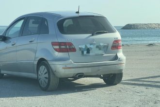 sofer cu permis anulat prins in actiune s a urcat la volan si a condus pe plaja 692208cd78eed