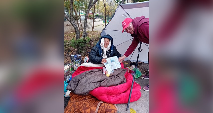 sufletul de sub umbrela tristetii povestea auricai femeia fara adapost din constanta 6917124cc4f9e