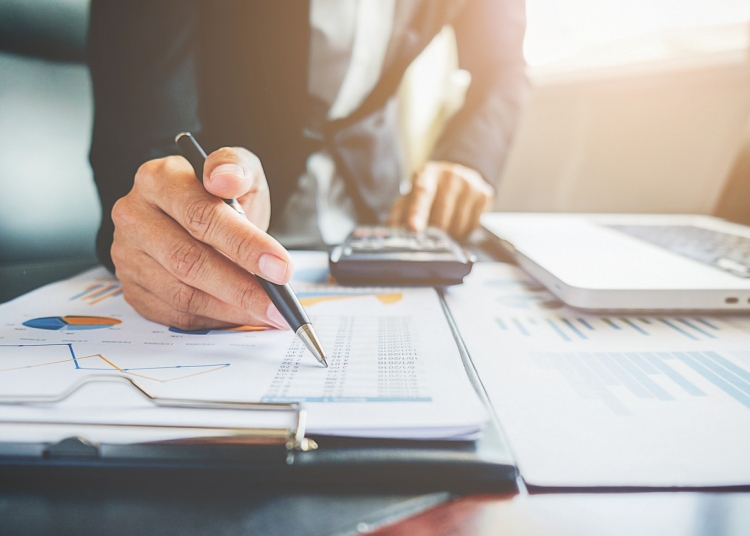 taxe si impozite marite de la 1 ianuarie 2026 autoritatile locale pot impune majorari si de 70 la case si masini 690f42a1bc686