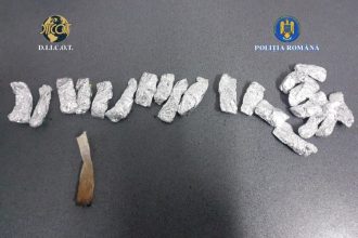 trei persoane arestate la constanta pentru trafic de droguri de mare risc dupa un flagrant in zona garii cfr 690894b2f399c