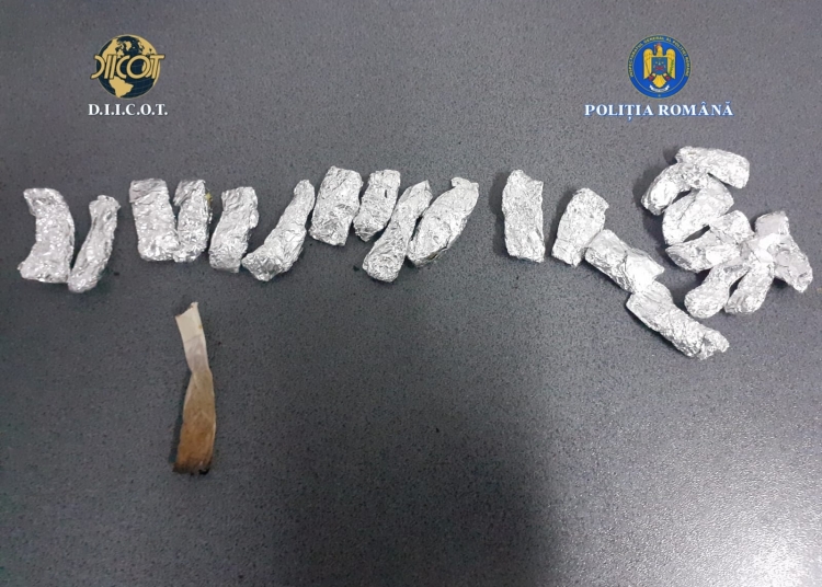 trei persoane arestate la constanta pentru trafic de droguri de mare risc dupa un flagrant in zona garii cfr 690894b2f399c