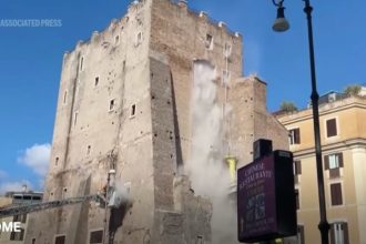 un turn vechi de 800 de ani s a prabusit in italia un muncitor roman in stare critica 6908bb5fb41a9