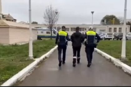 video barbat de 30 de ani retinut la mangalia dupa ce a fost prins beat la volan si fara permis 691d87a222532