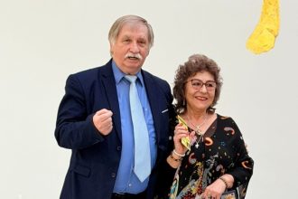 video din navodari la targu mures nastasica popa membra uzpr si promotoare a noii generatii de creatori 69292cc1866ac