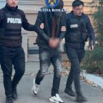 video trei indivizi au fost retinuti dupa ce au batut un agent de paza si au furat dintr un supermarket 690df47d70079