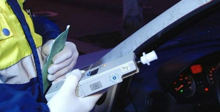 a condus cu un permis fals a fost prins de politisti anchetat trimis in judecata si chiar condamnat incredibil a scapat de toate acuzatiile 694b3764dc876