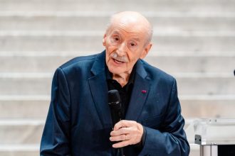 actorul victor rebengiuc laureatul premiului romania europeana 2025 presedintele nicusor dan este o personalitate a istoriei noastre contemporane 69327b8d5192d